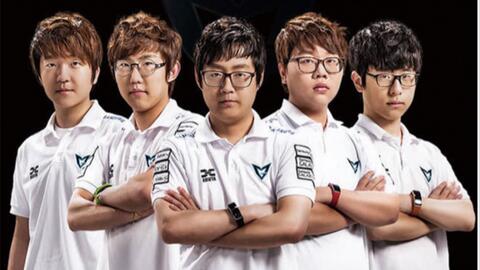 第三人跑动 第三人跑动