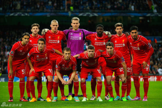 位略靠侧肋 位略靠侧肋